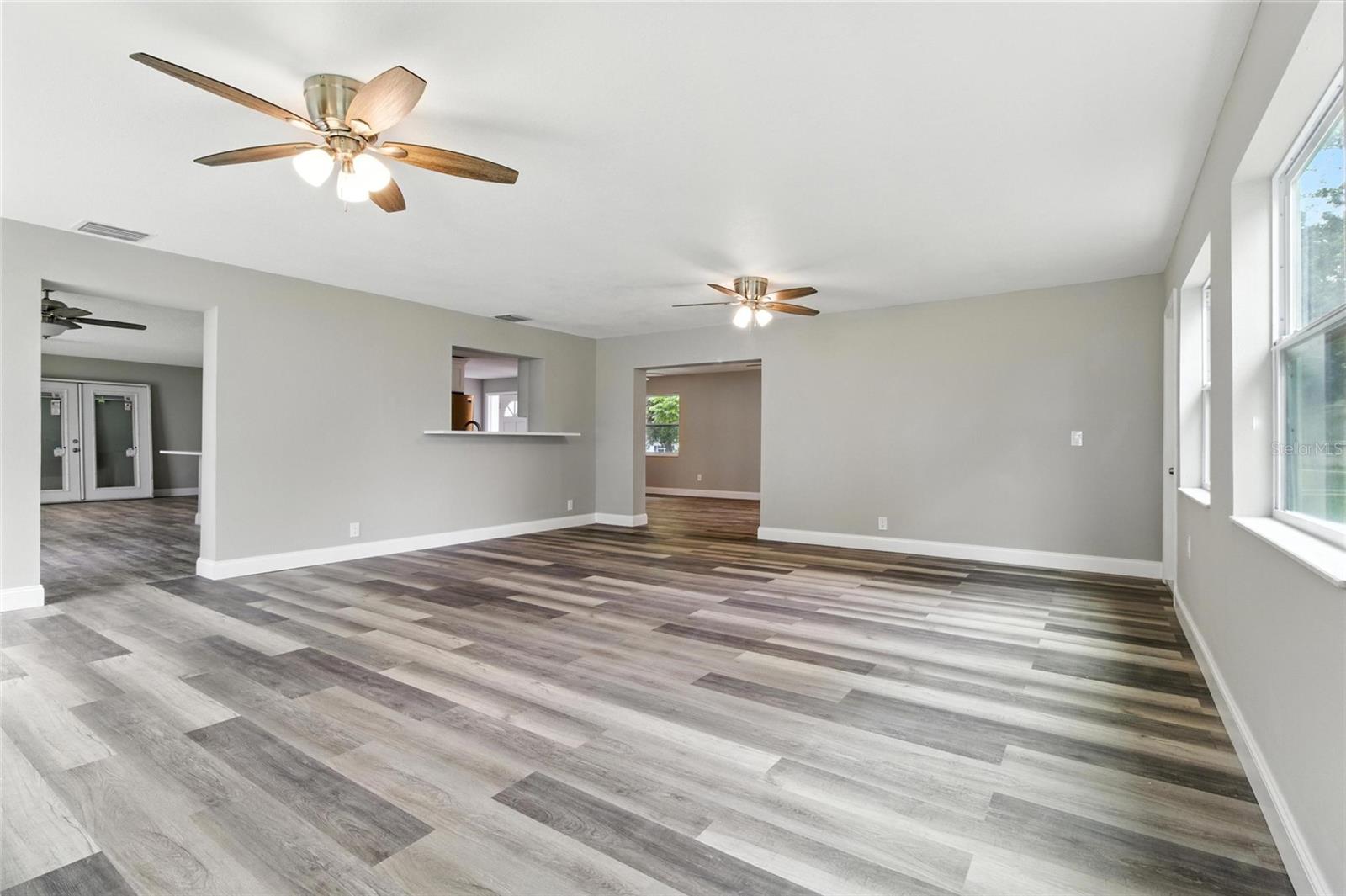 Listing photo id 32 for 105 Dunbridge Drive
