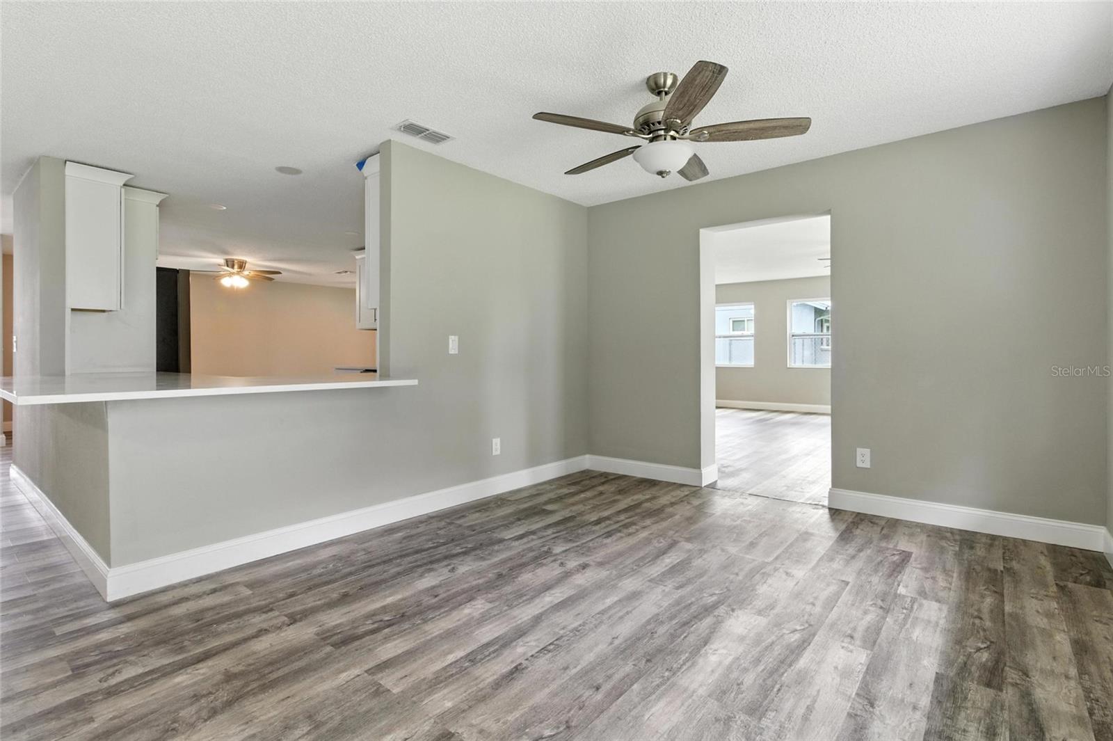 Listing photo id 36 for 105 Dunbridge Drive