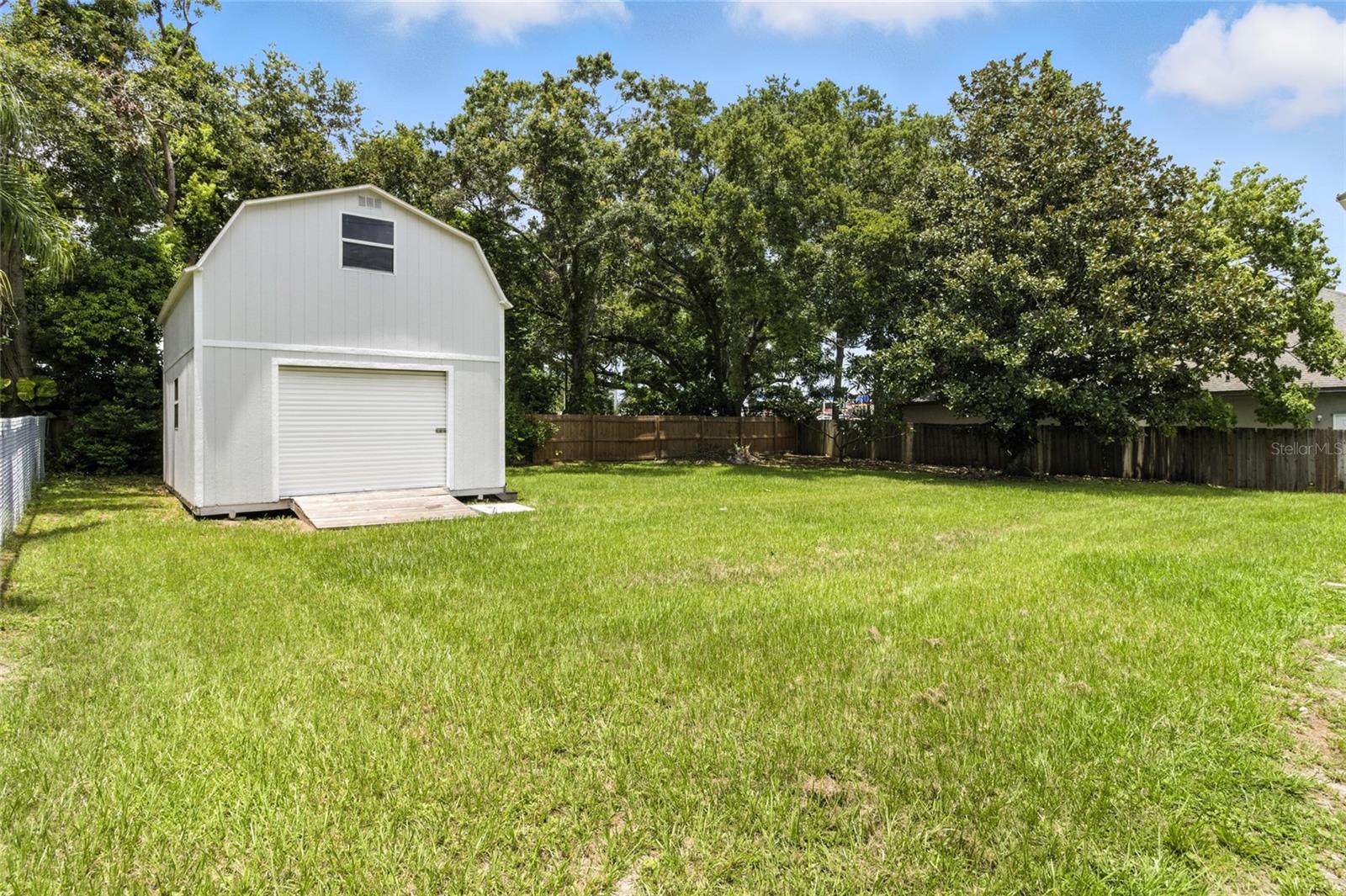 Listing photo id 37 for 105 Dunbridge Drive