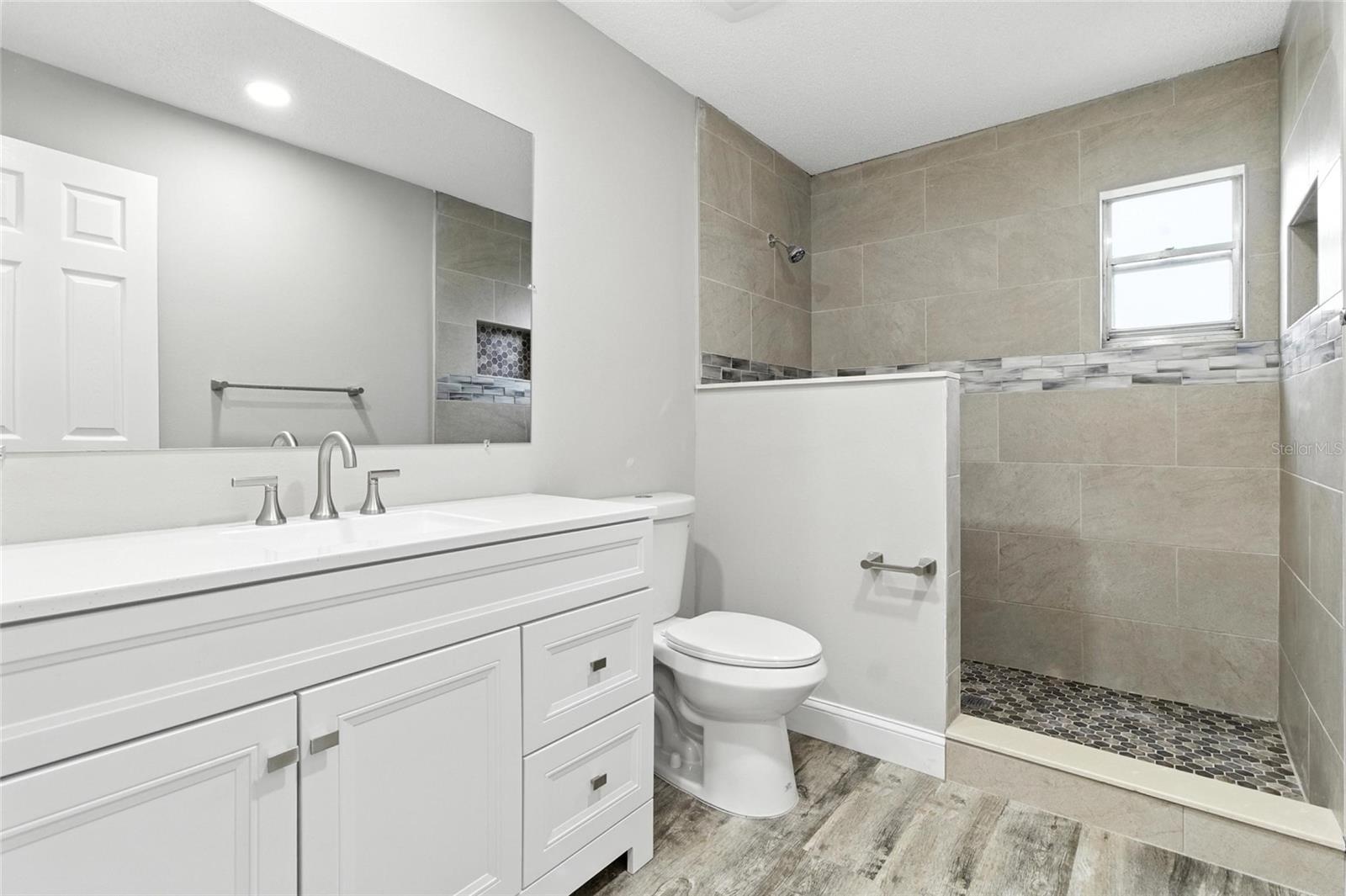 Listing photo id 44 for 105 Dunbridge Drive