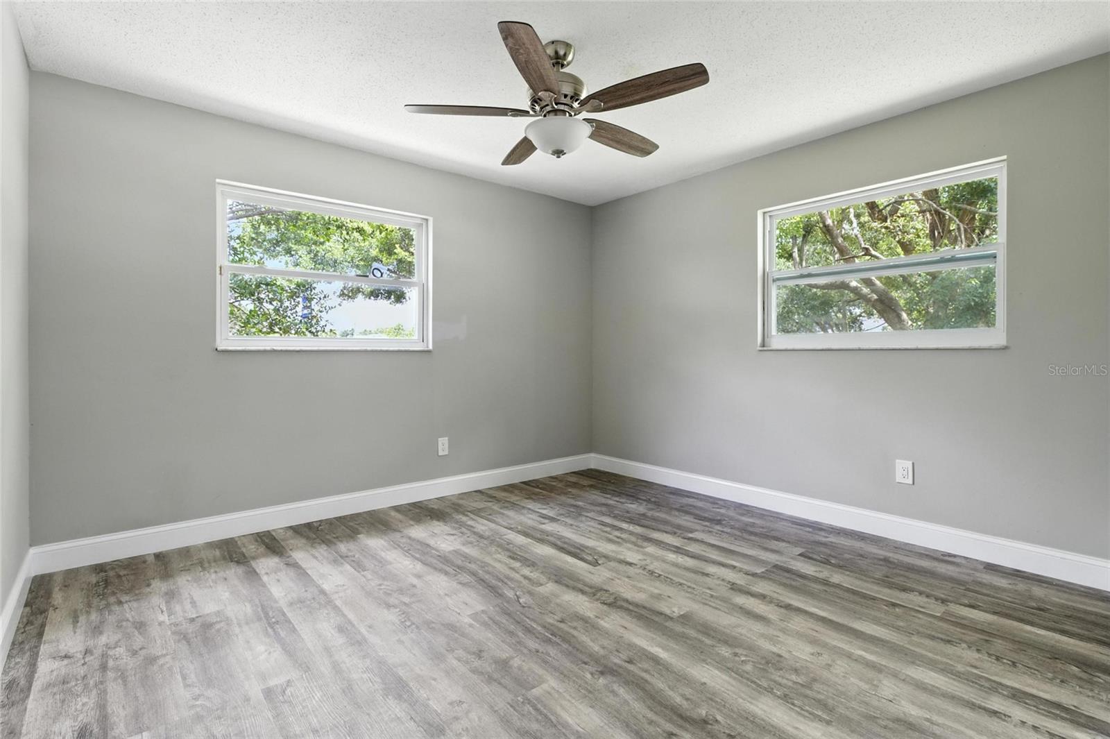 Listing photo id 45 for 105 Dunbridge Drive