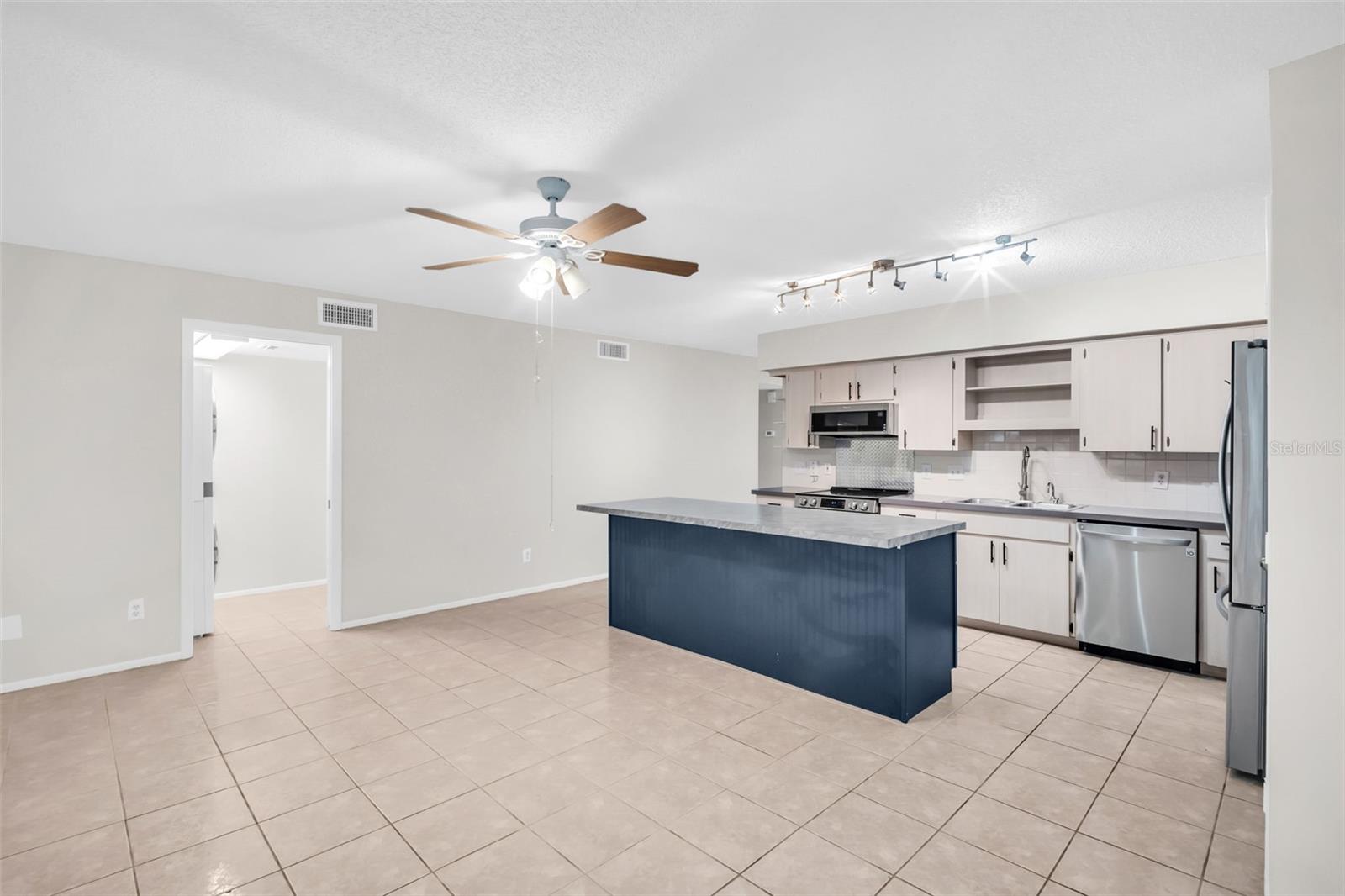 Image 15 of 44 For 2222 Norwegian Drive 16