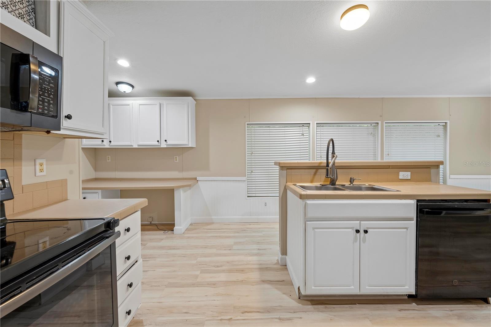 Image 33 of 46 For 26104 Whipperwill Street