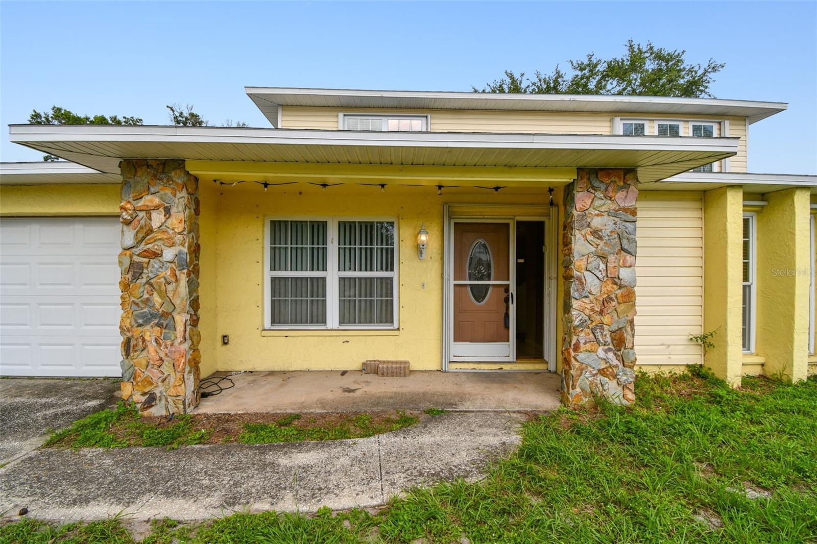 Image 9 of 71 For 1972 Lansing Drive