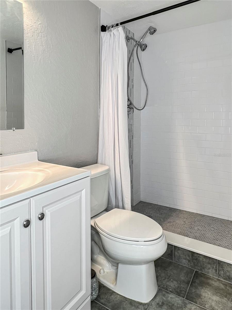 Image 14 of 27 For 7645 Sun Island Drive S 207