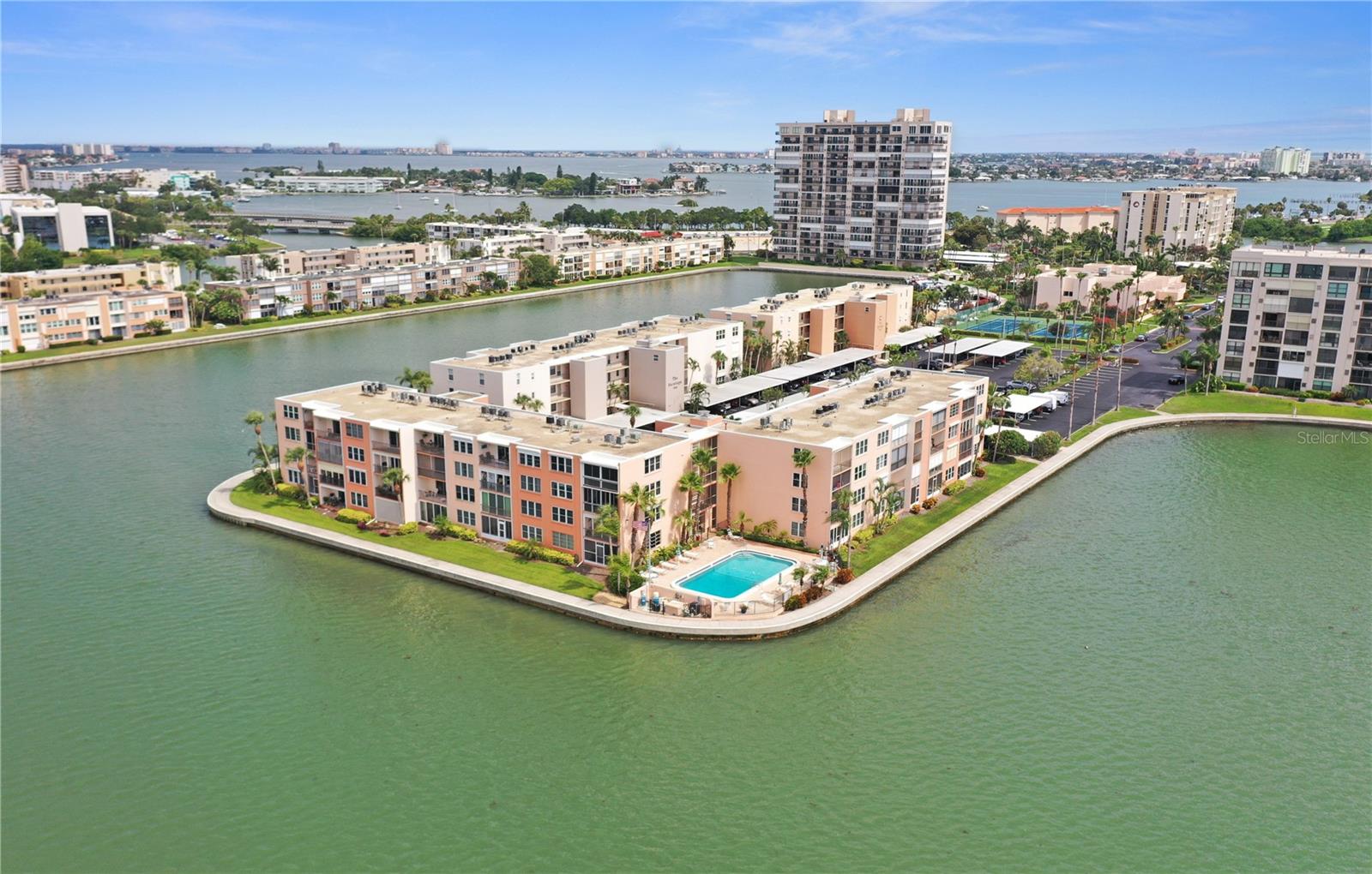 Image 18 of 27 For 7645 Sun Island Drive S 207