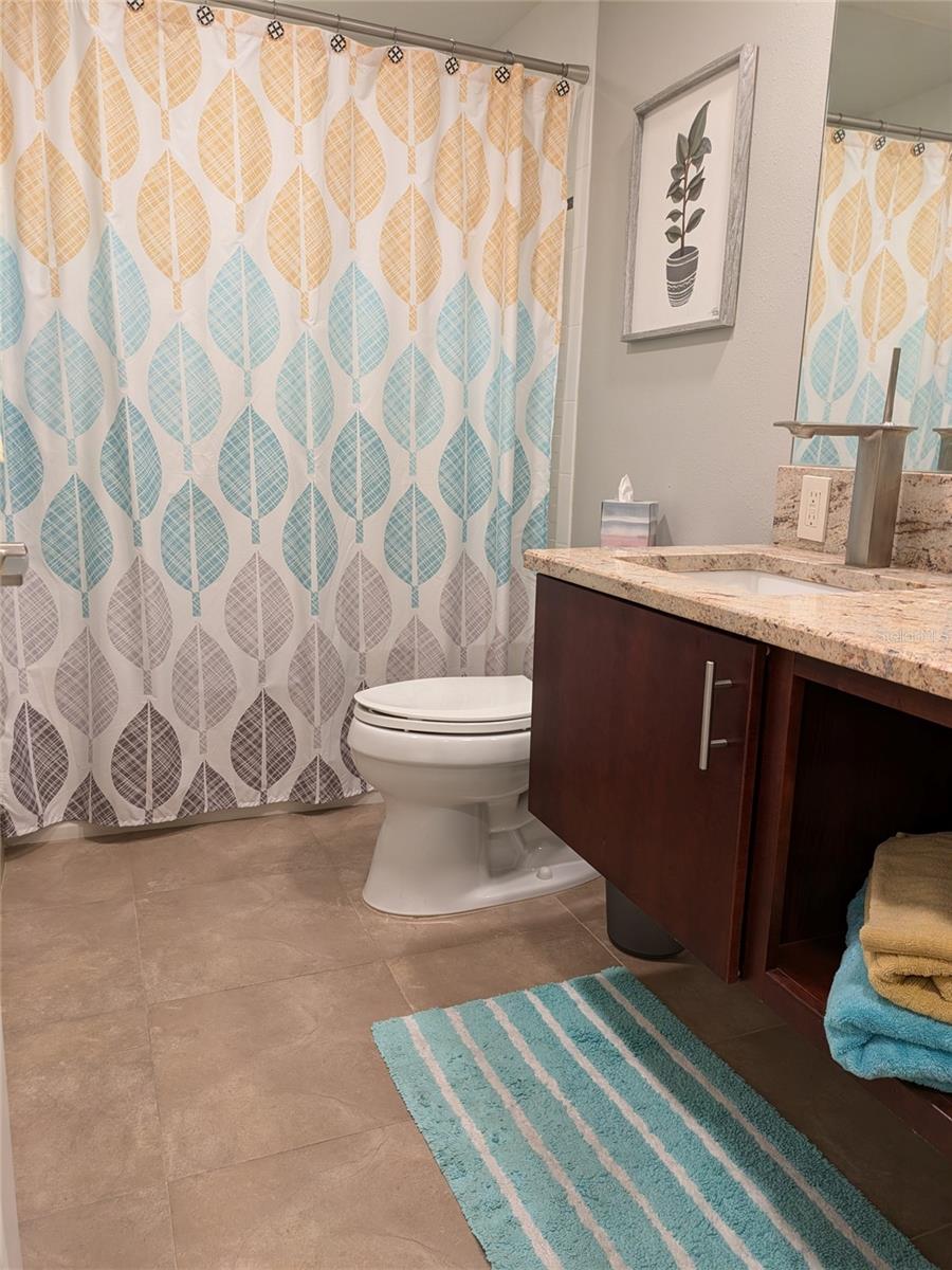 Image 33 of 40 For 1002 Harbour Island Boulevard 1105