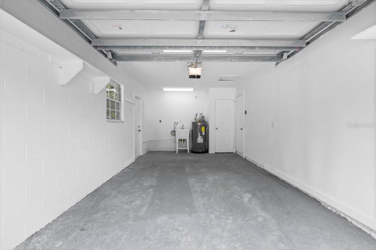 Image 21 of 43 For 1826 2nd Avenue E