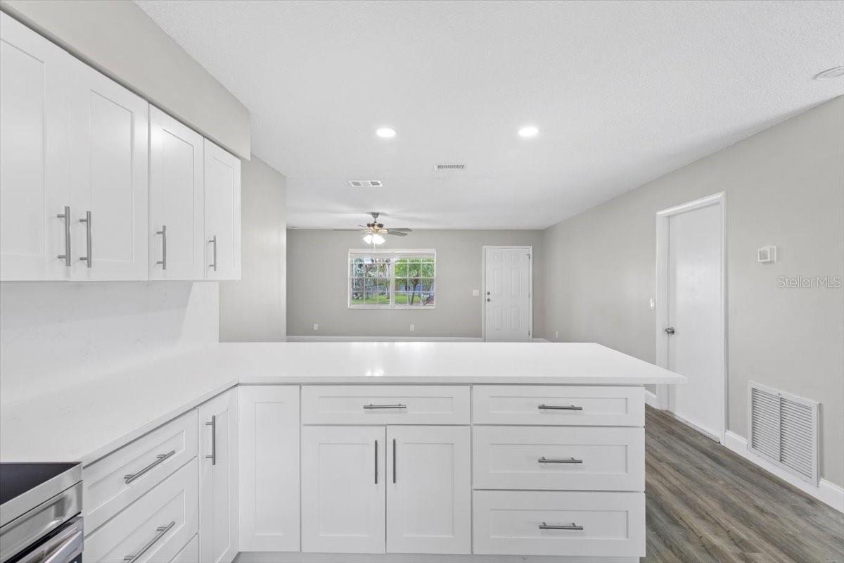 Image 7 of 43 For 1826 2nd Avenue E
