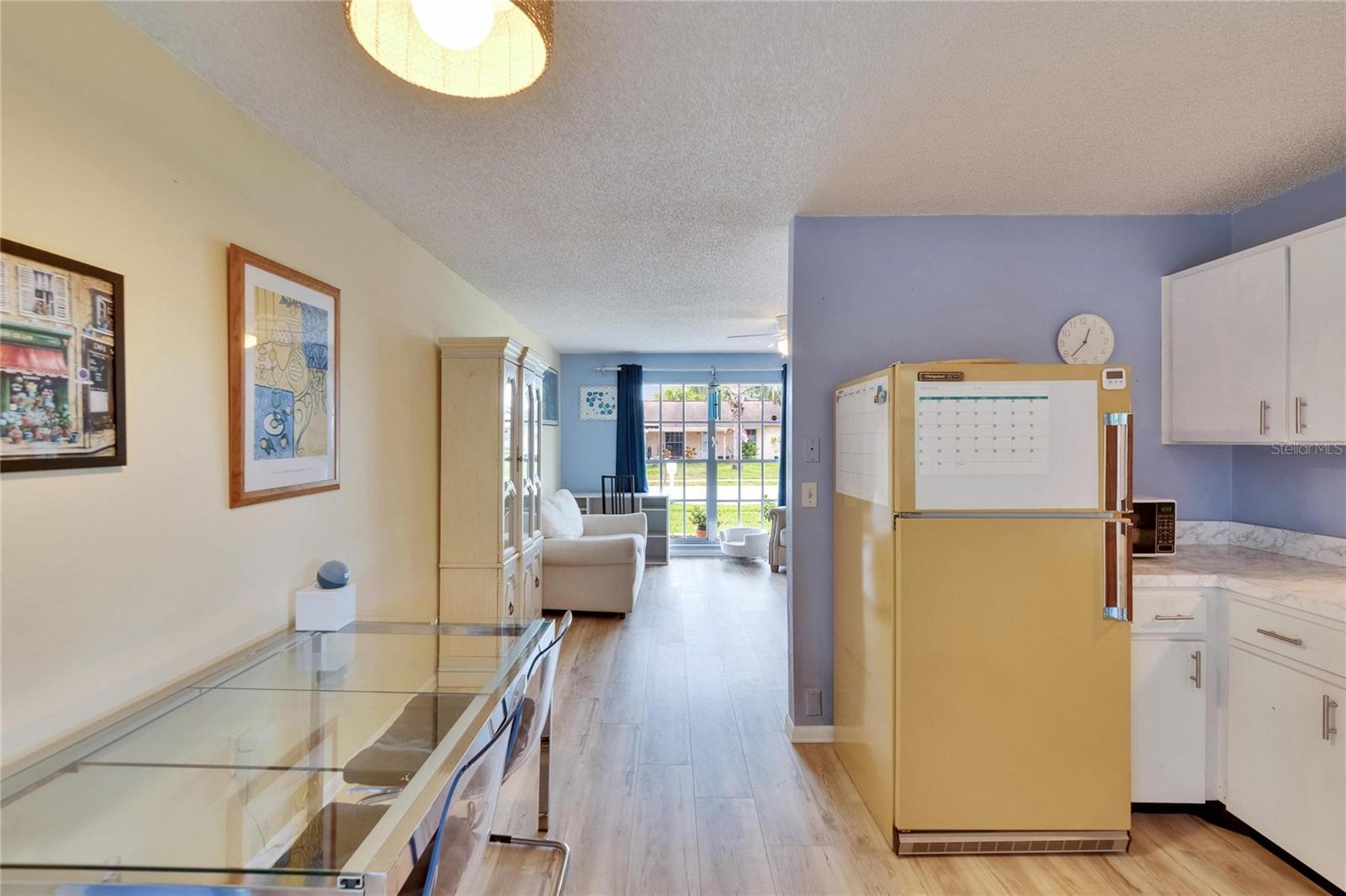 Listing photo id 17 for 3733 Mendocino Street