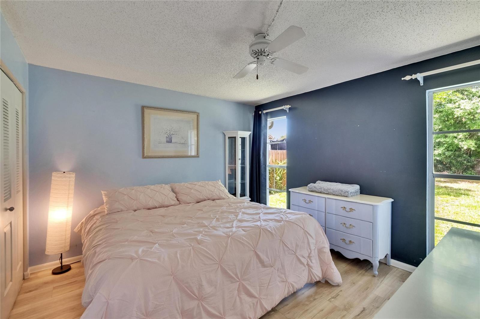 Listing photo id 24 for 3733 Mendocino Street