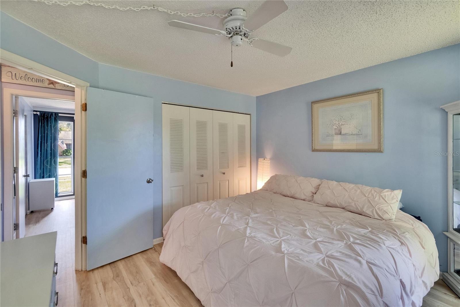 Listing photo id 25 for 3733 Mendocino Street