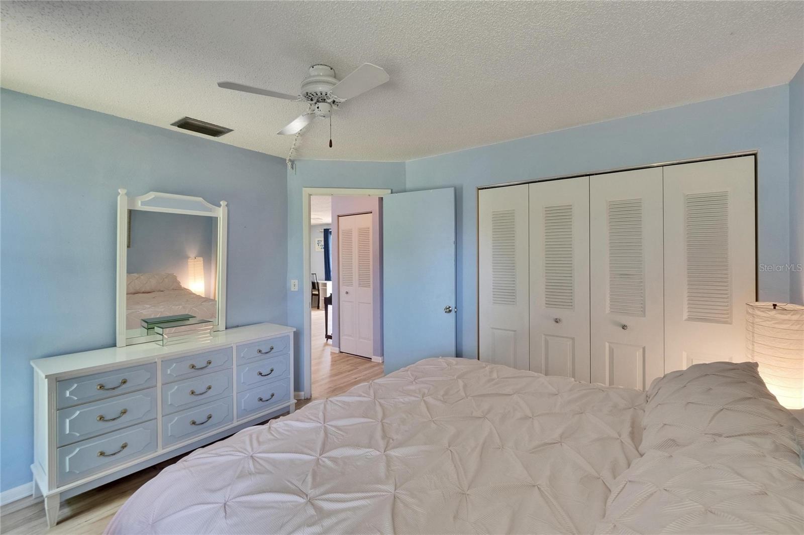 Listing photo id 26 for 3733 Mendocino Street