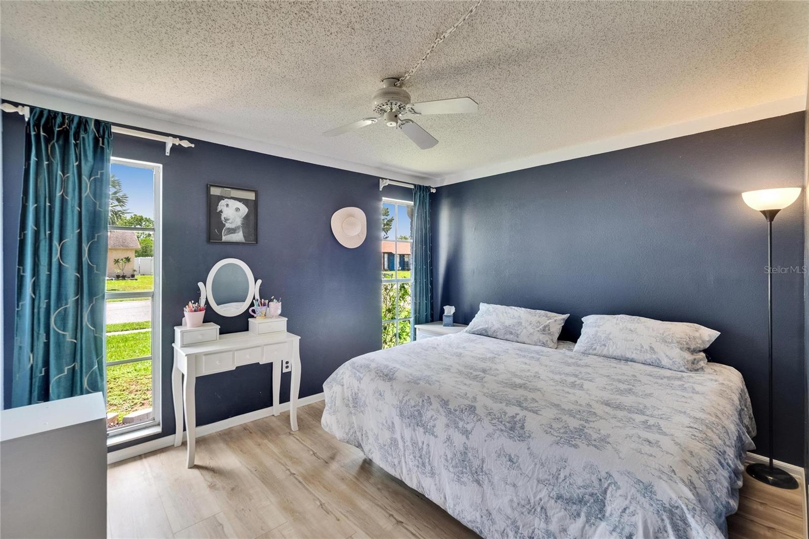 Listing photo id 27 for 3733 Mendocino Street