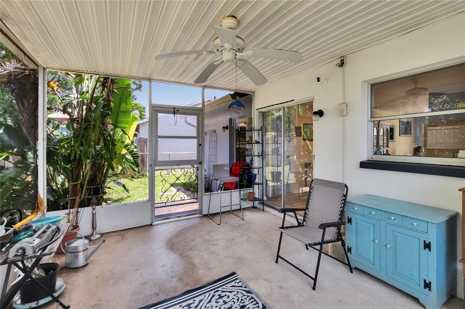 Listing photo id 33 for 3733 Mendocino Street