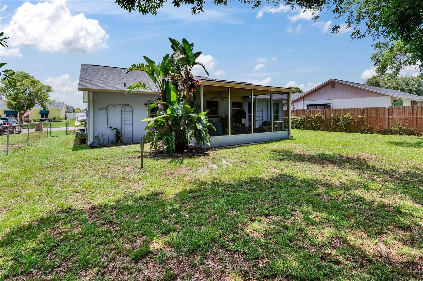 Listing photo id 36 for 3733 Mendocino Street