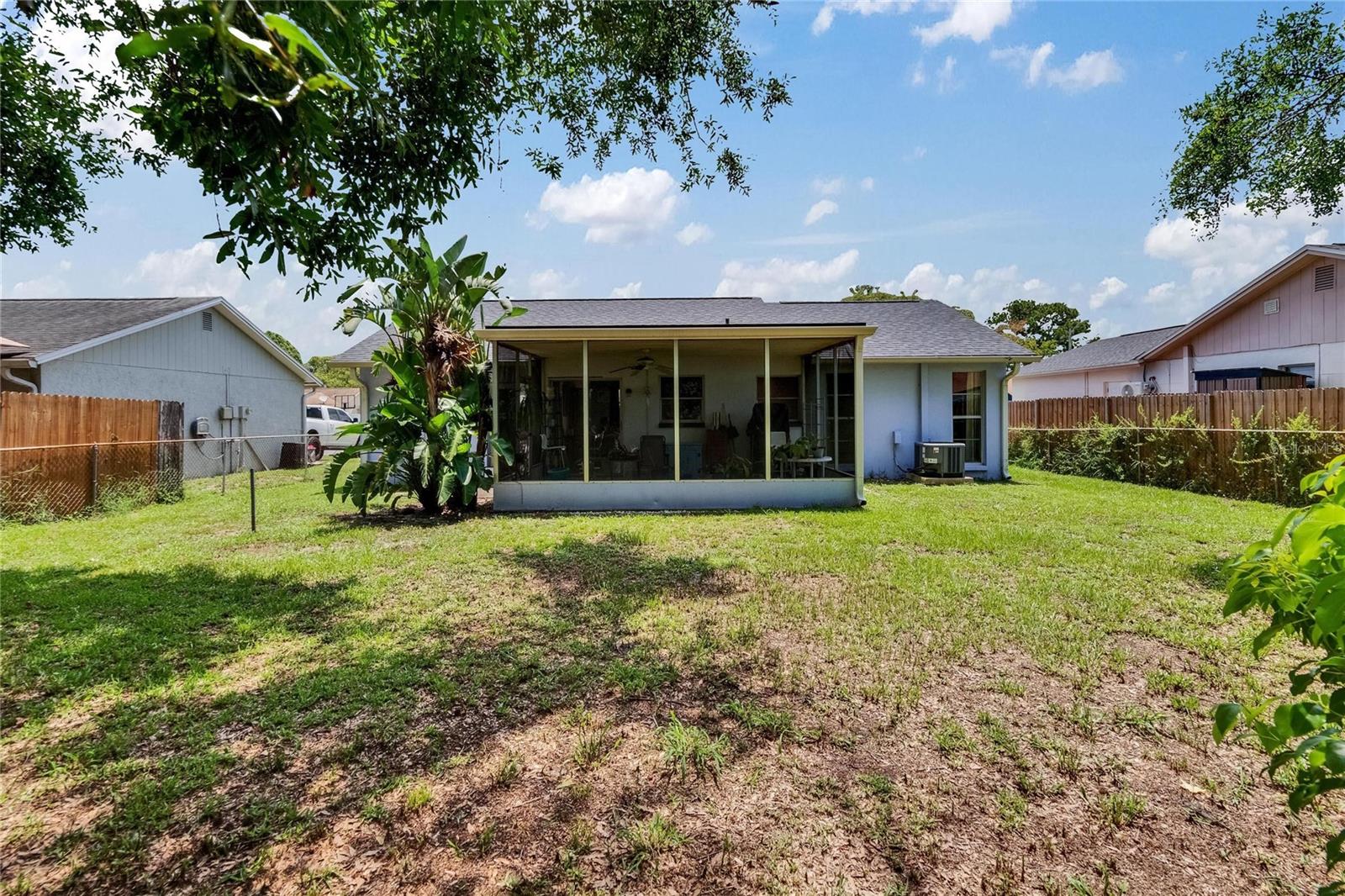 Listing photo id 37 for 3733 Mendocino Street