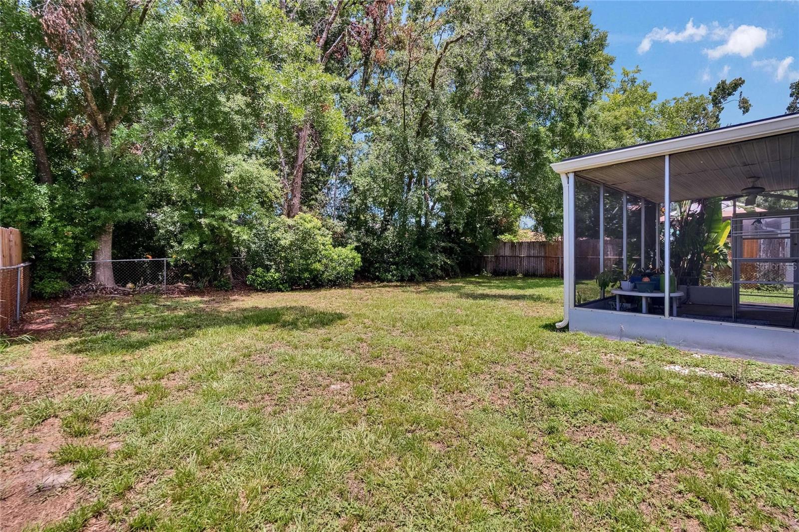 Listing photo id 41 for 3733 Mendocino Street