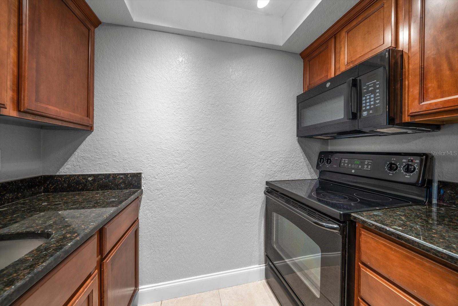 Image 12 of 39 For 720 Lyndhurst Street 1101