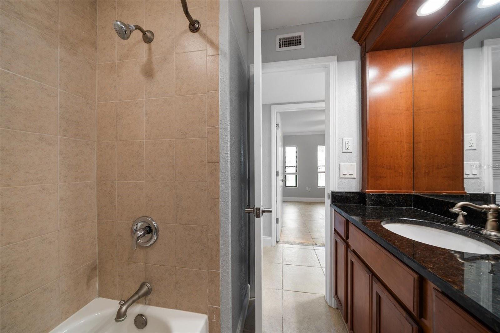 Image 15 of 39 For 720 Lyndhurst Street 1101