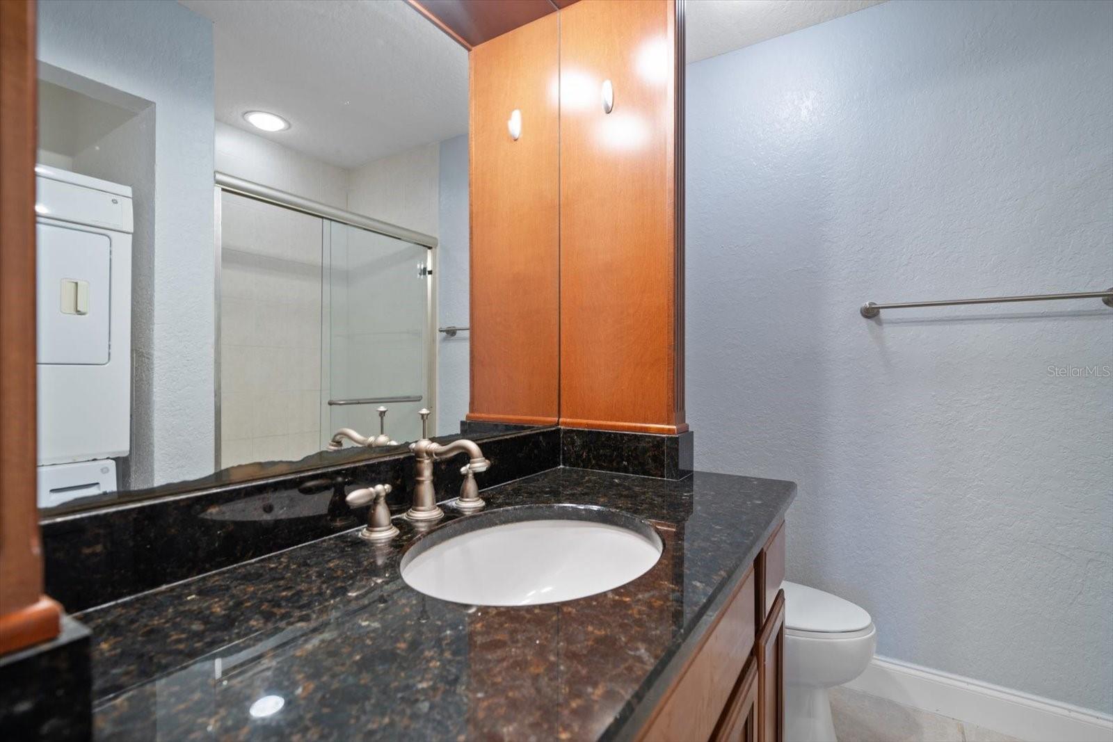 Image 18 of 39 For 720 Lyndhurst Street 1101