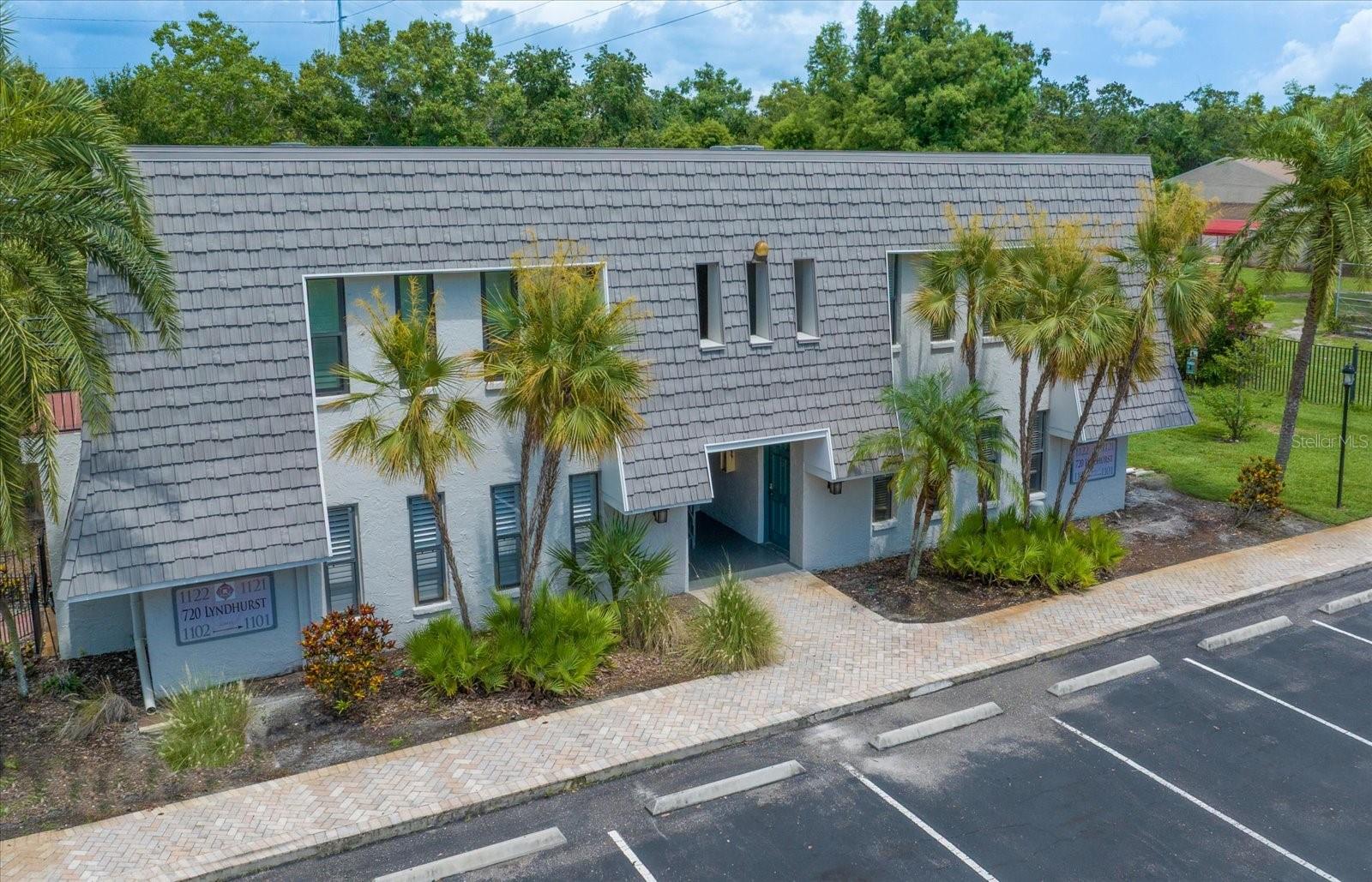 Image 2 of 39 For 720 Lyndhurst Street 1101