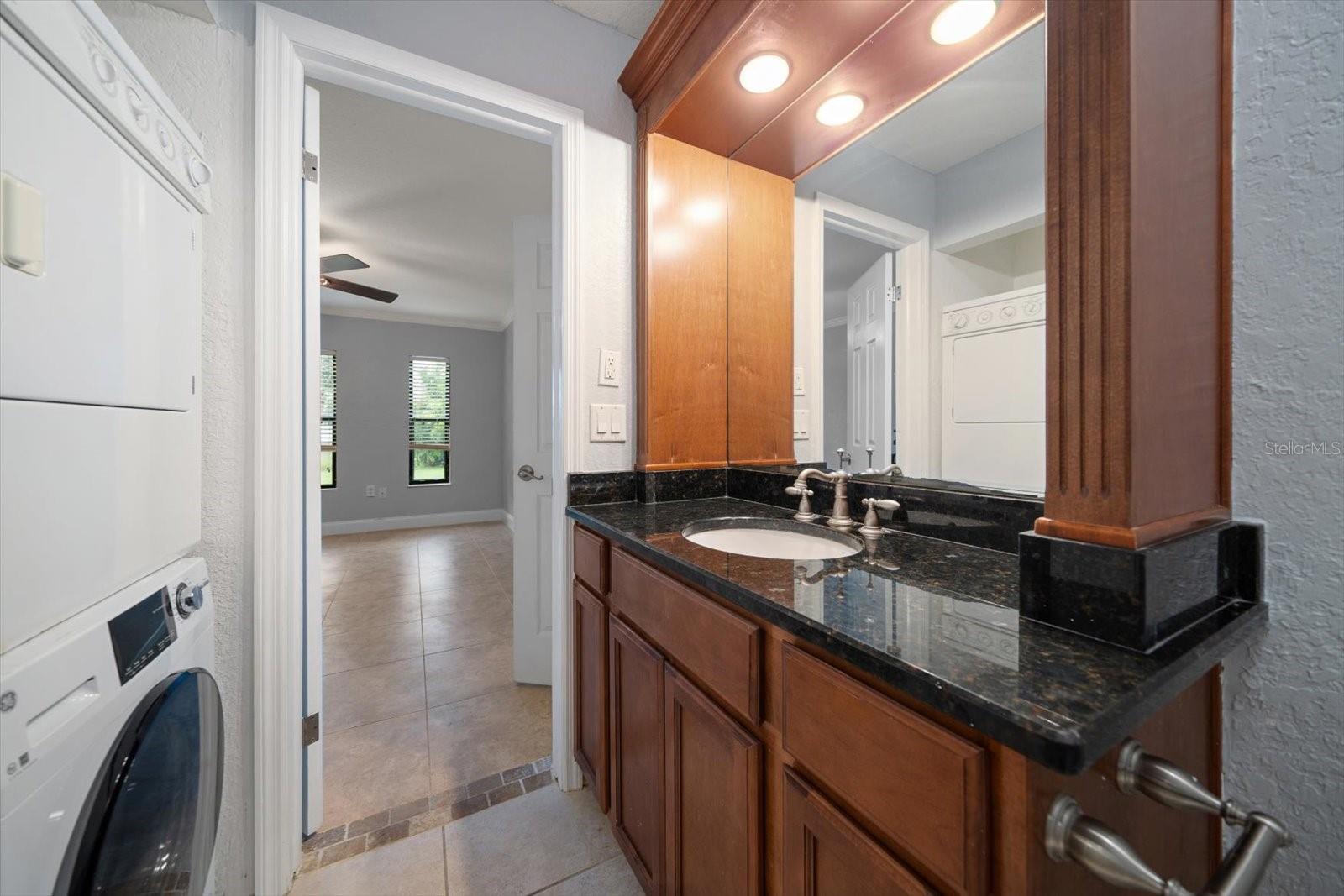 Image 21 of 39 For 720 Lyndhurst Street 1101