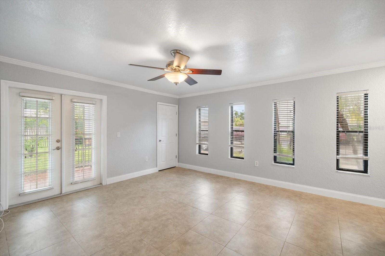 Image 5 of 39 For 720 Lyndhurst Street 1101