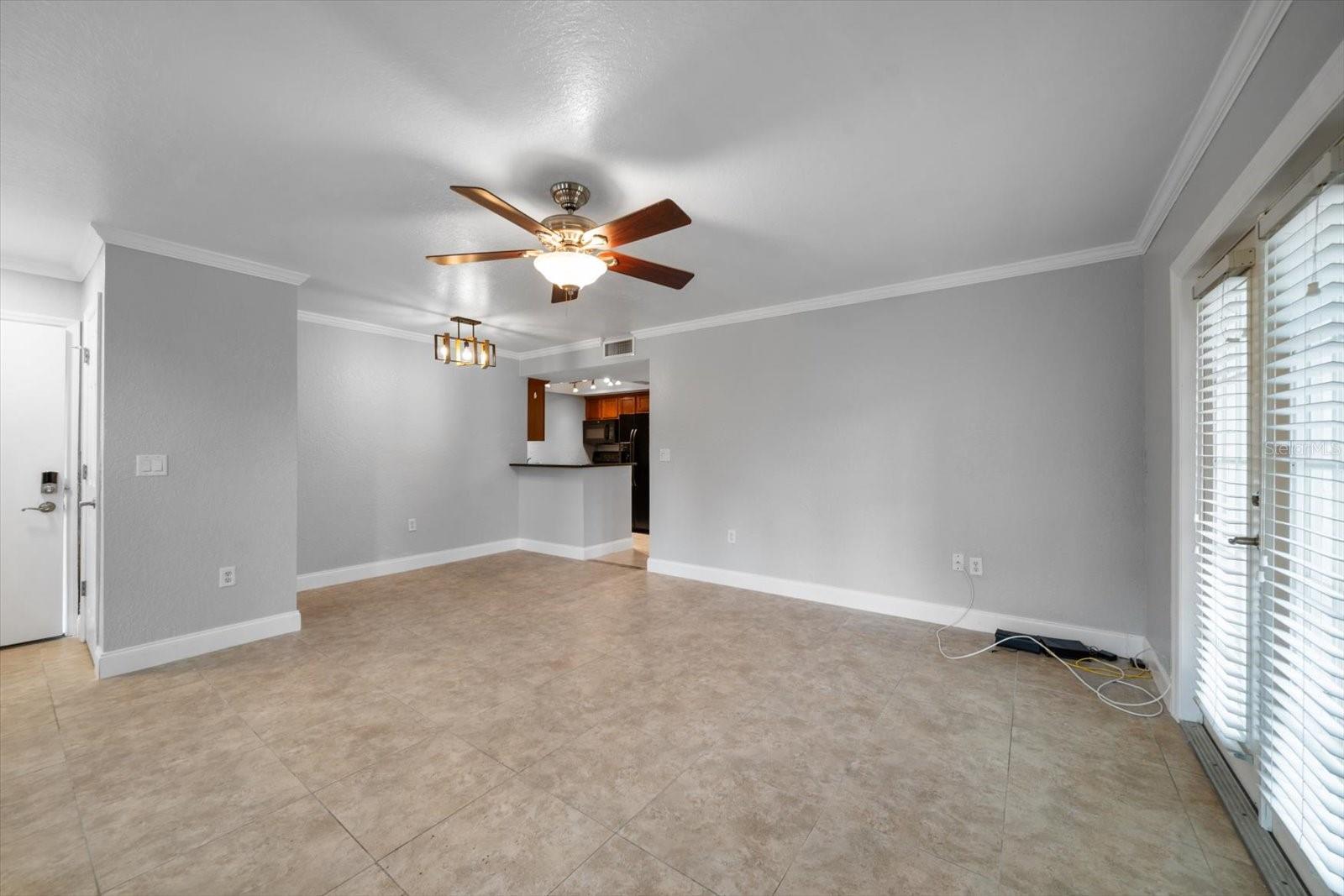 Image 7 of 39 For 720 Lyndhurst Street 1101