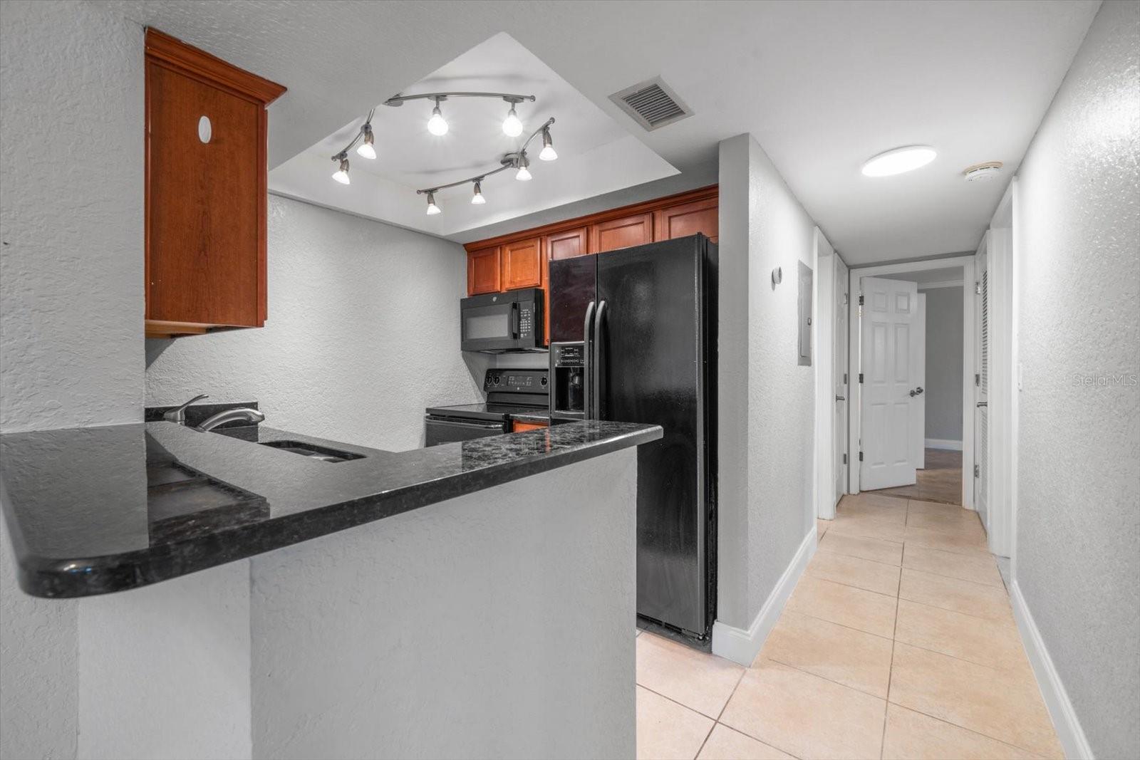 Image 9 of 39 For 720 Lyndhurst Street 1101
