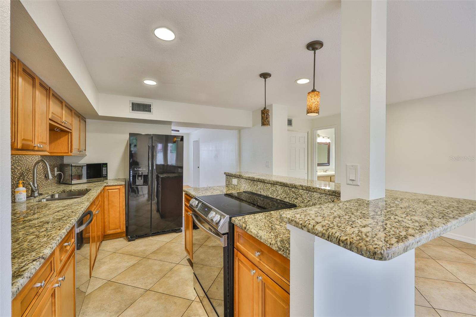 Image 12 of 48 For 3906 San Luis Street