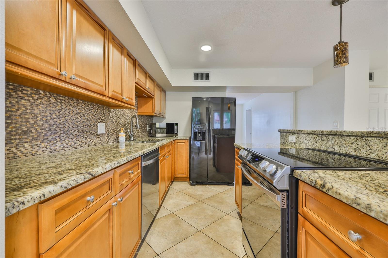 Image 13 of 48 For 3906 San Luis Street