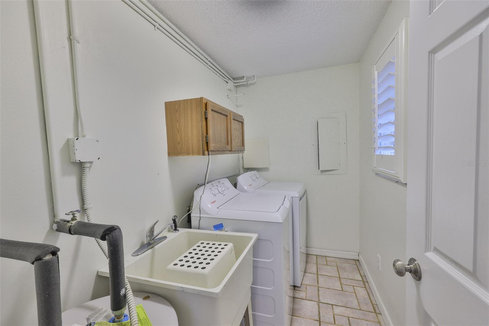 Image 21 of 48 For 3906 San Luis Street