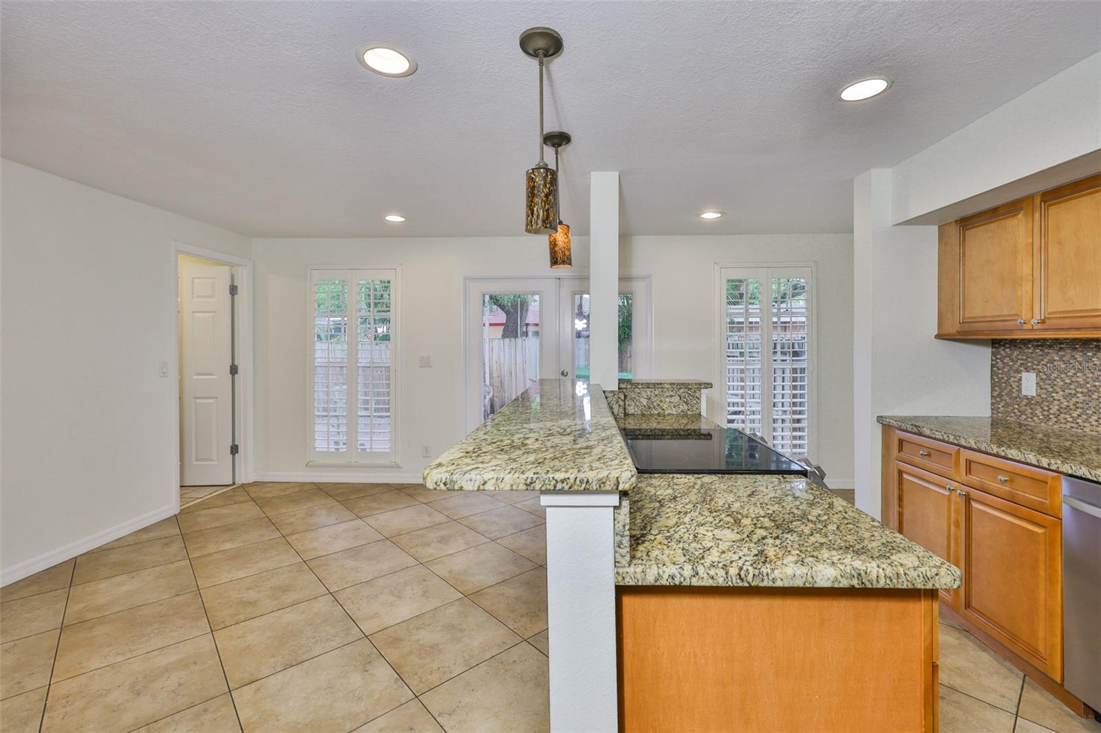 Image 9 of 48 For 3906 San Luis Street