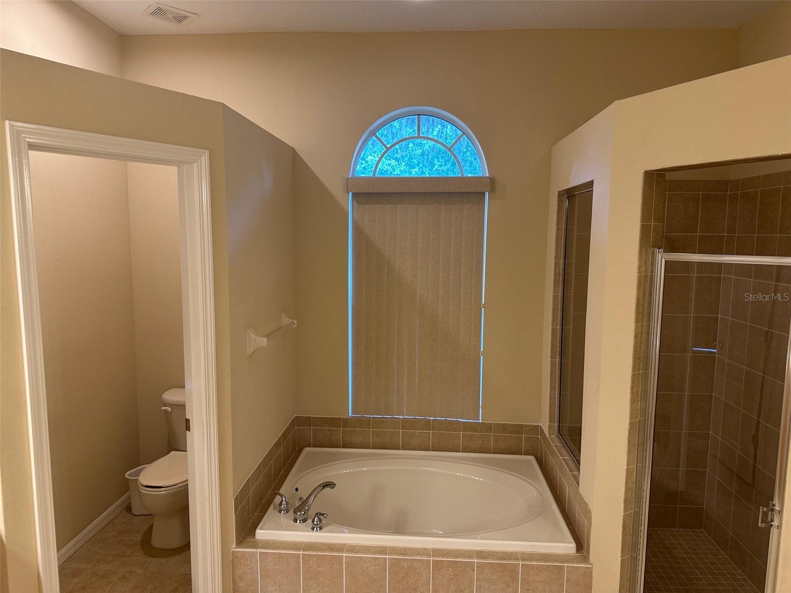 Listing photo id 11 for 1353 El Pardo Drive