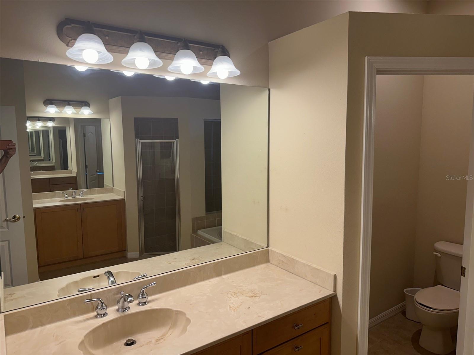 Listing photo id 12 for 1353 El Pardo Drive