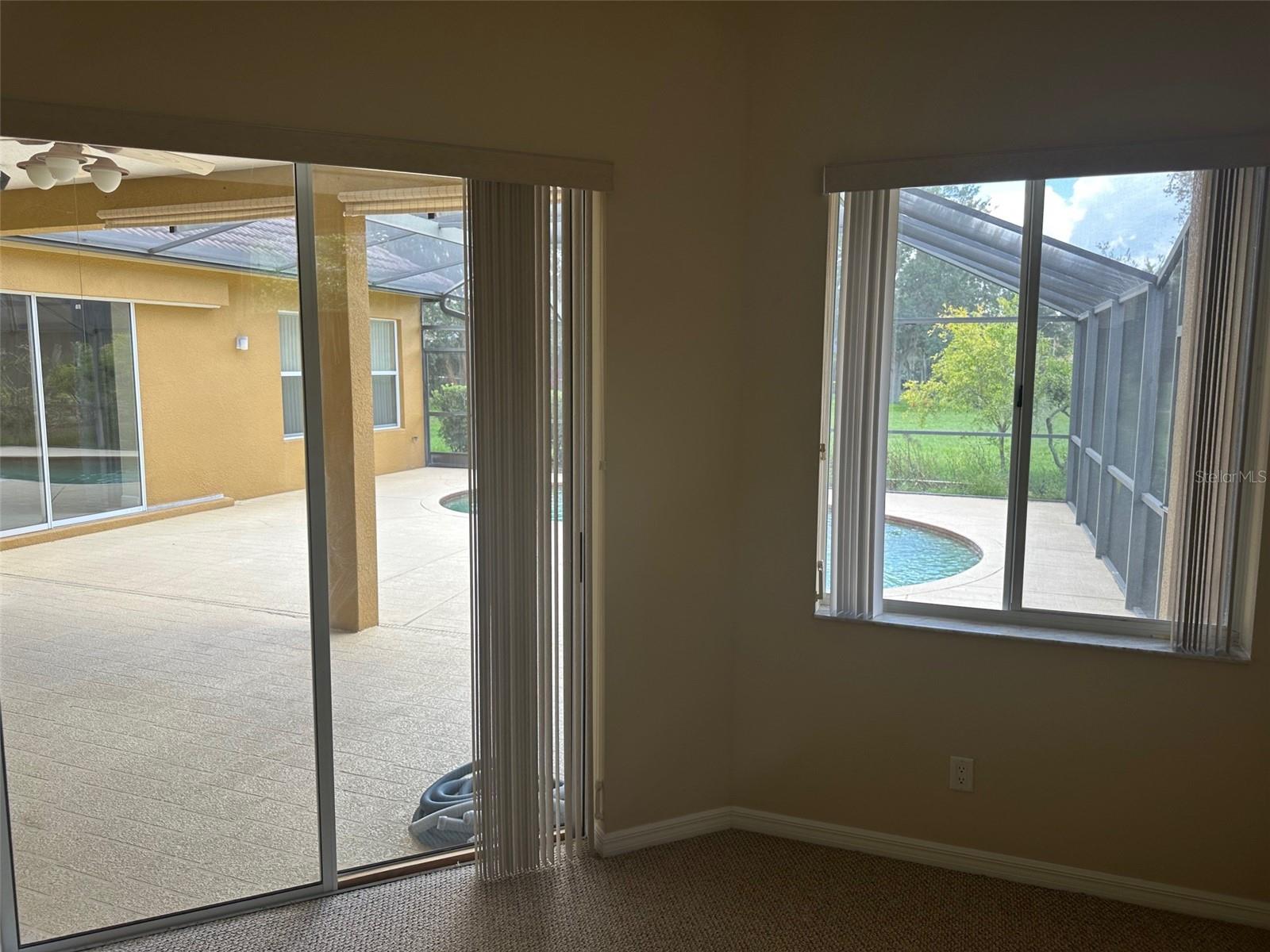 Listing photo id 13 for 1353 El Pardo Drive
