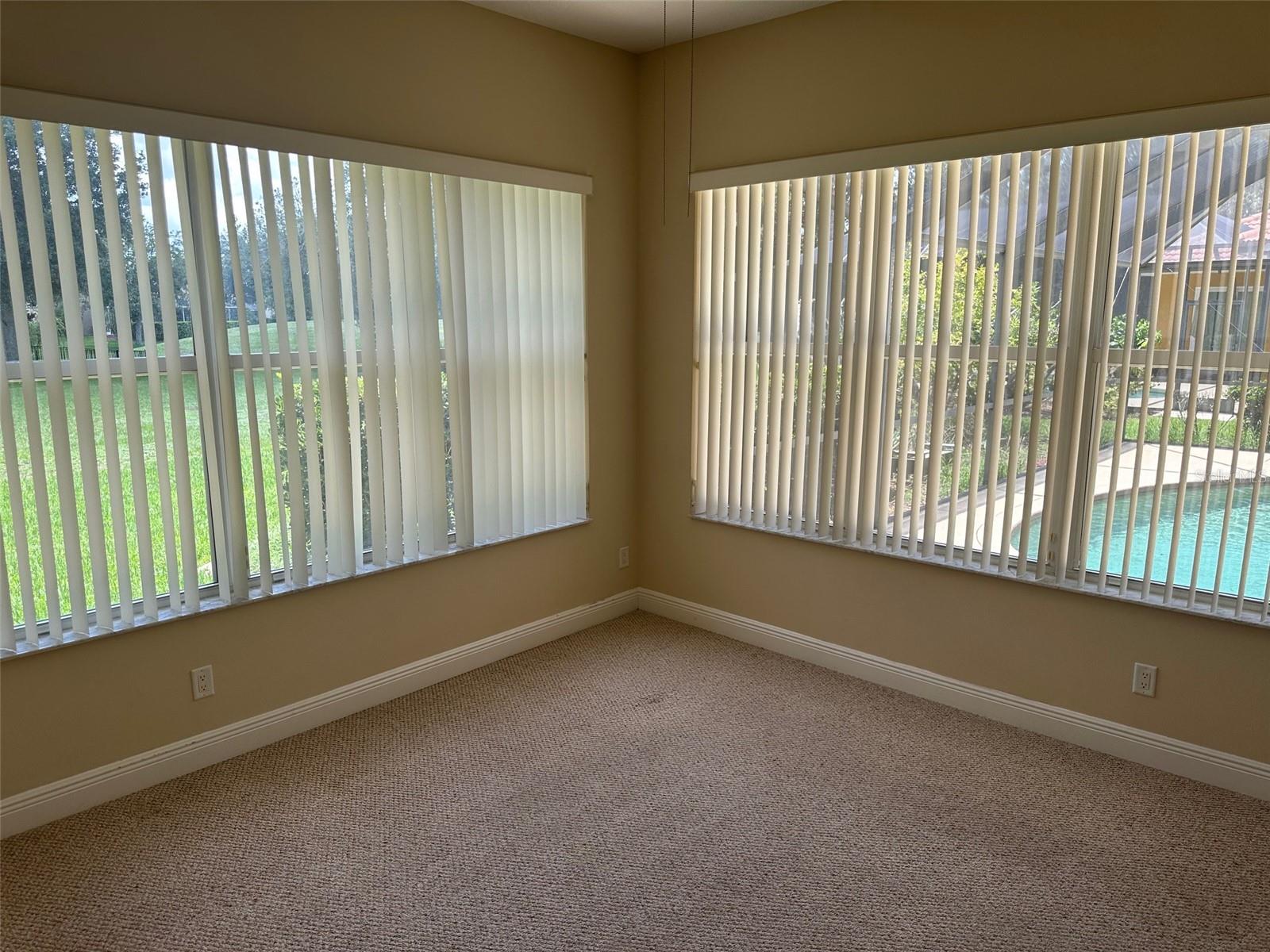 Listing photo id 14 for 1353 El Pardo Drive