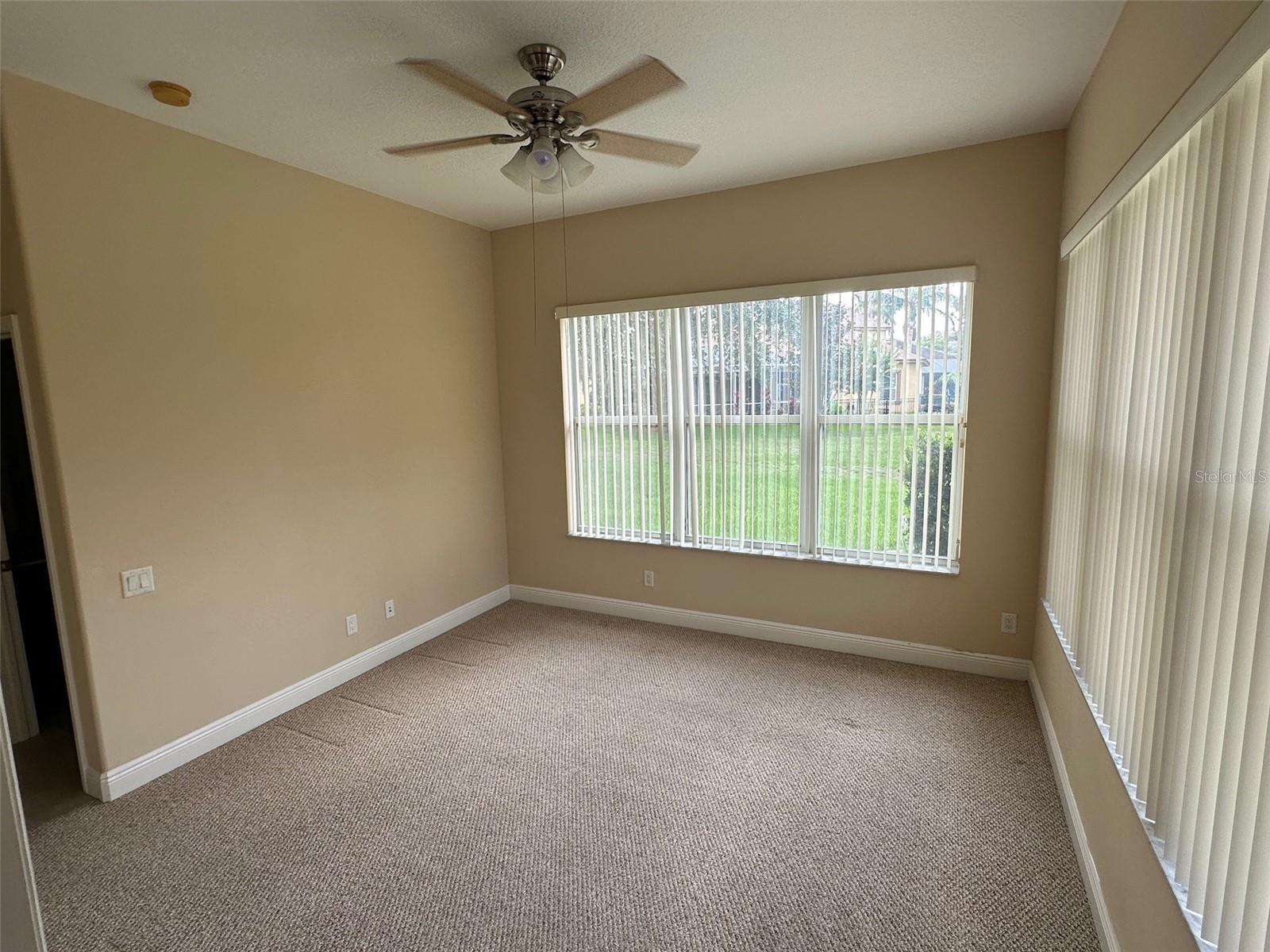 Listing photo id 15 for 1353 El Pardo Drive