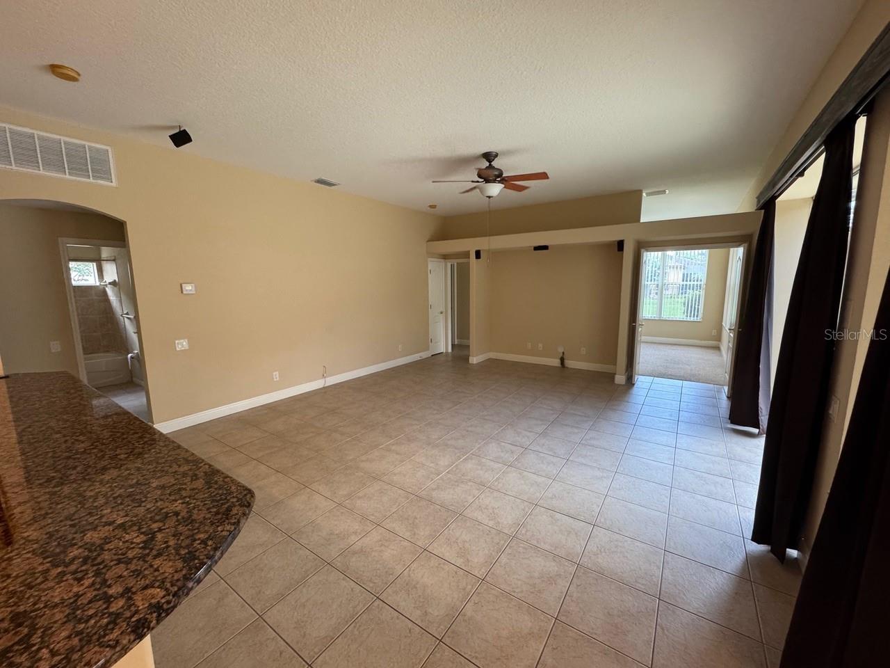 Listing photo id 17 for 1353 El Pardo Drive