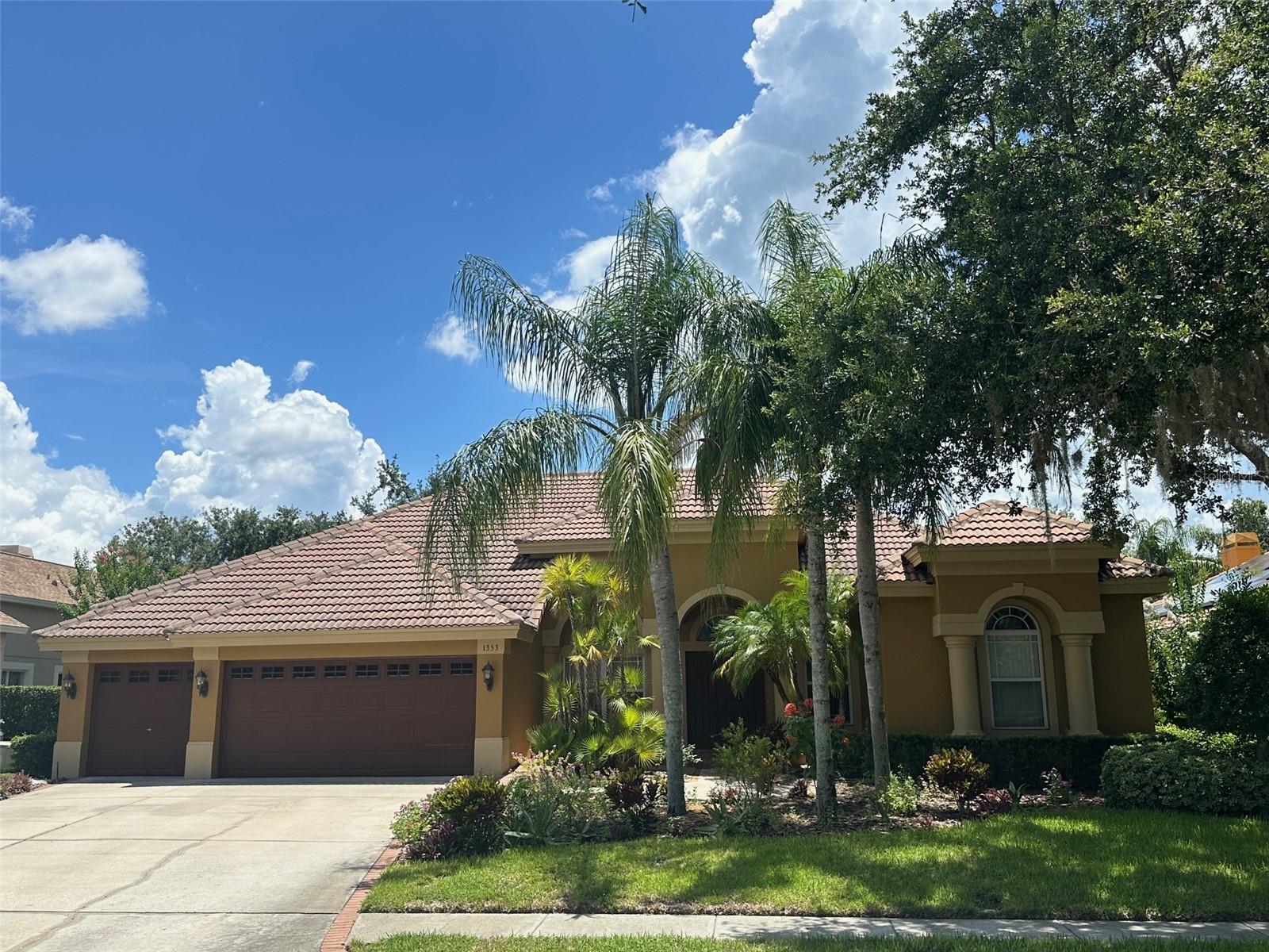 Listing photo id 0 for 1353 El Pardo Drive