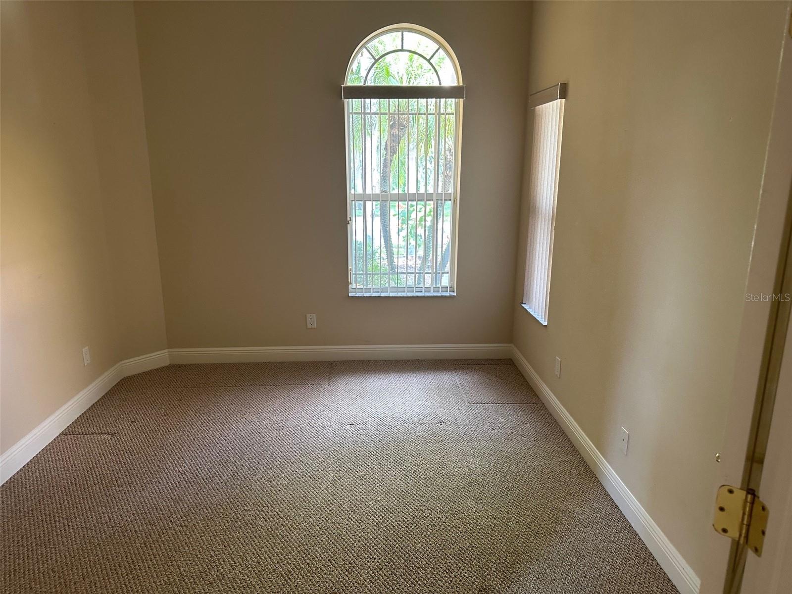 Listing photo id 19 for 1353 El Pardo Drive