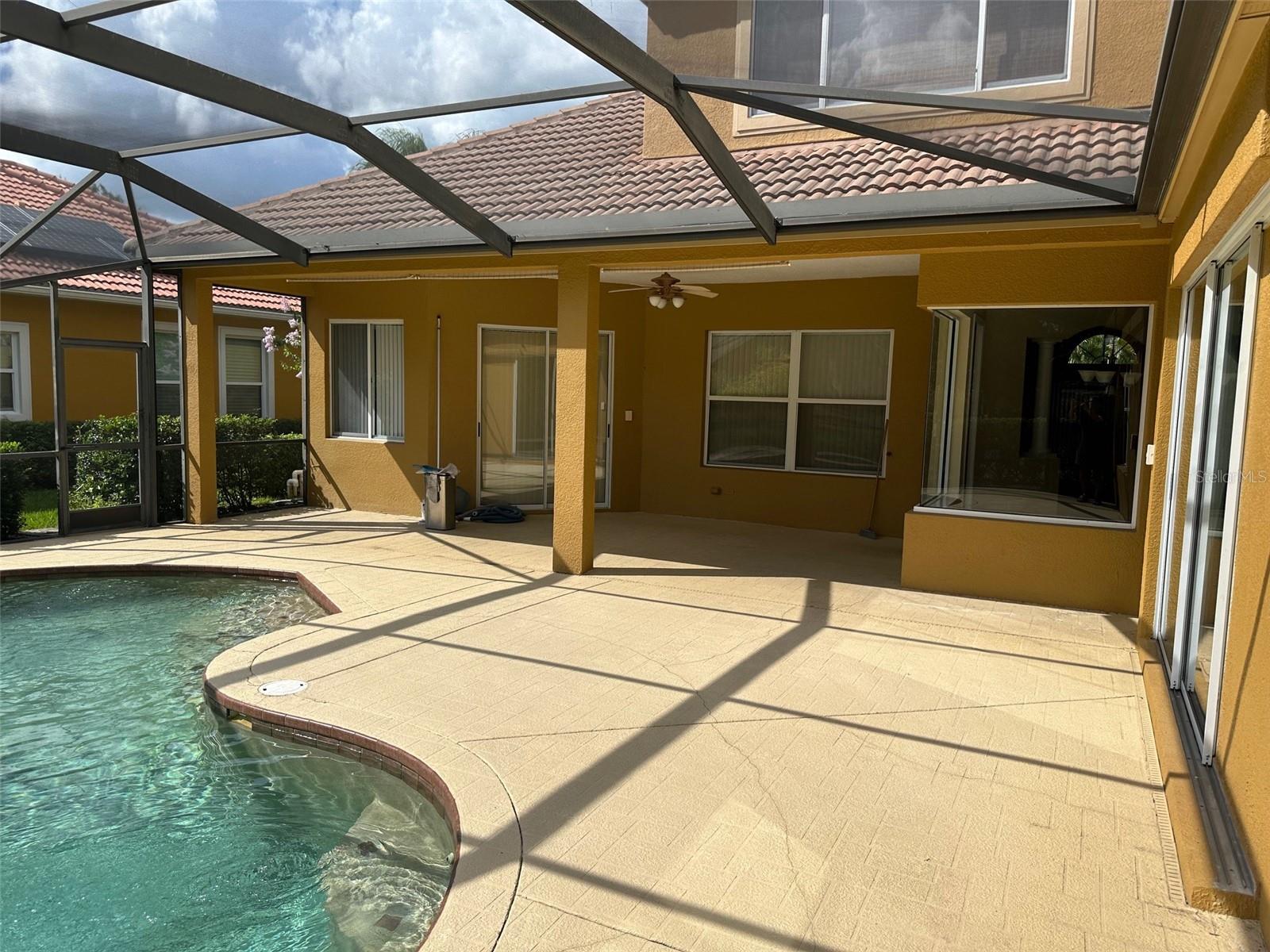 Listing photo id 25 for 1353 El Pardo Drive