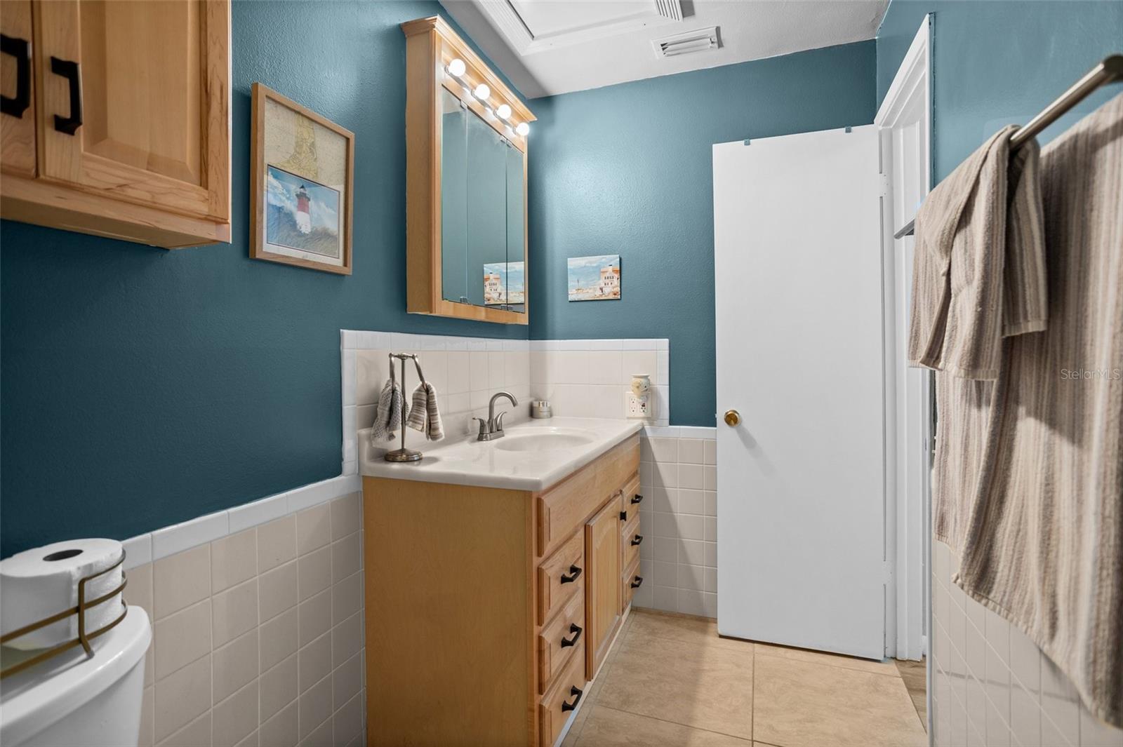 Image 30 of 67 For 5660 80th Street N B106