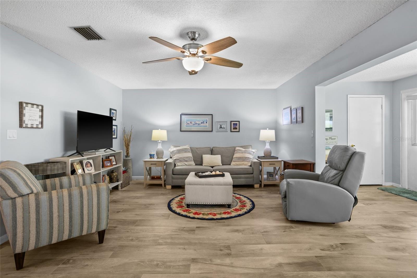 Image 5 of 67 For 5660 80th Street N B106