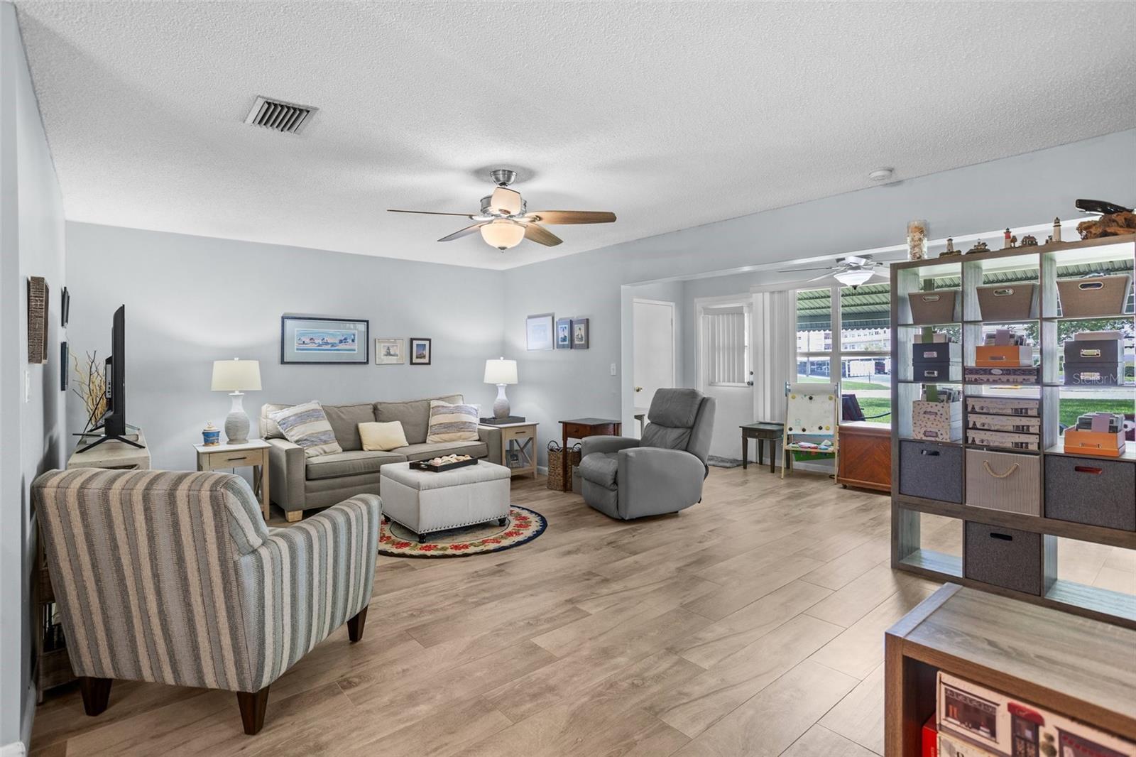 Image 7 of 67 For 5660 80th Street N B106