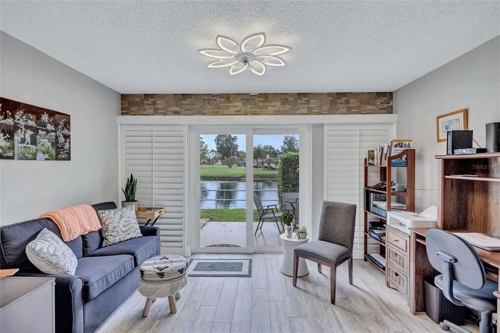 Image 19 of 94 For 900 Maclaren Drive N D