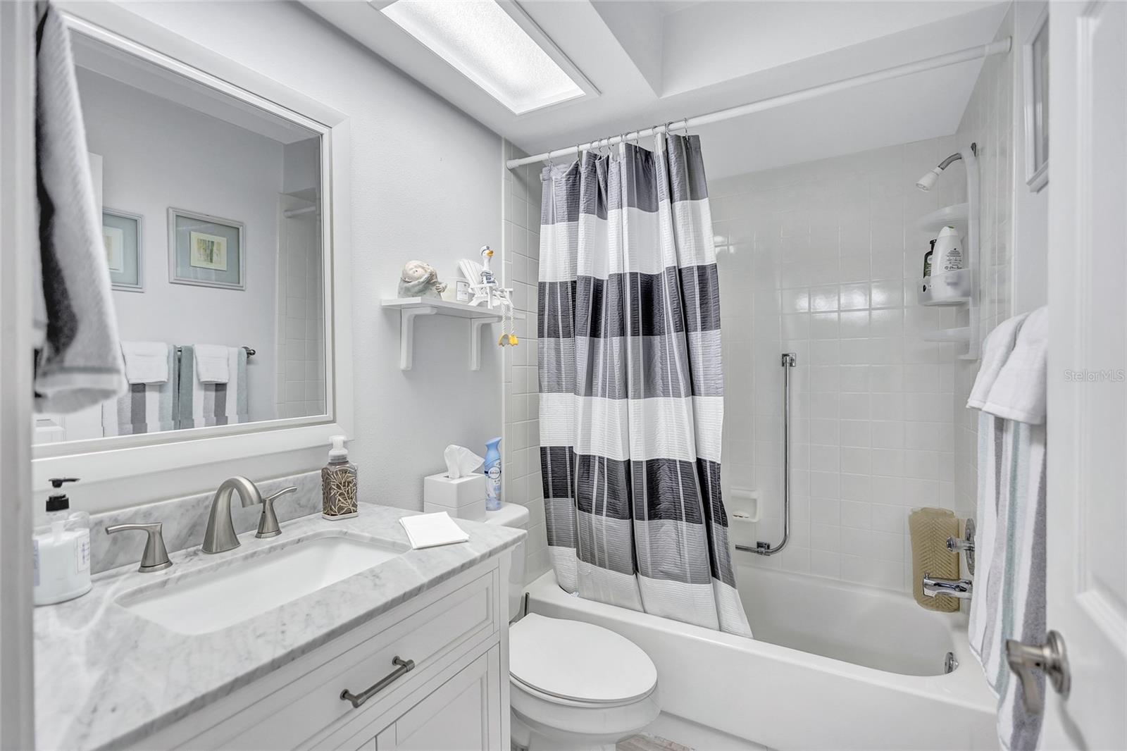 Image 29 of 94 For 900 Maclaren Drive N D