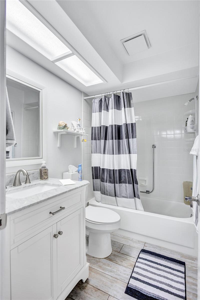 Image 30 of 94 For 900 Maclaren Drive N D