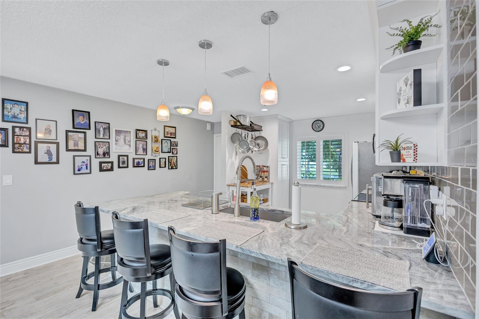 Image 4 of 94 For 900 Maclaren Drive N D